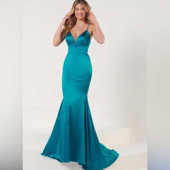 Studio 17 Teal Evening Formal Gown Size 4 prom or homecoming - Picture 1 of 10